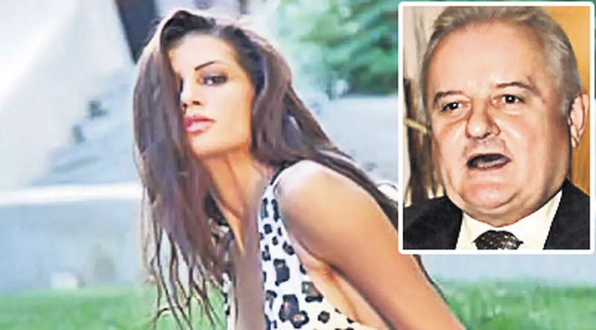 De ziua ei, Moni petrece fără Iri