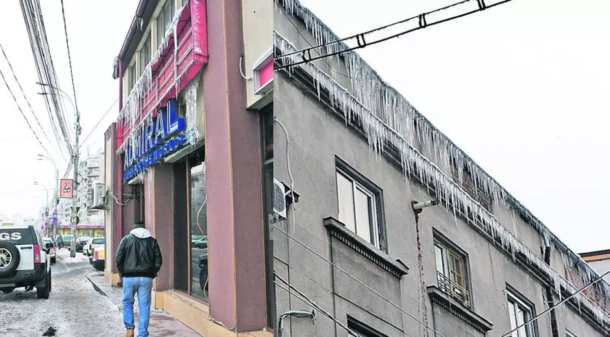 Bucureşteni, atenţie pe unde mergeţi: cad ţurţuri!