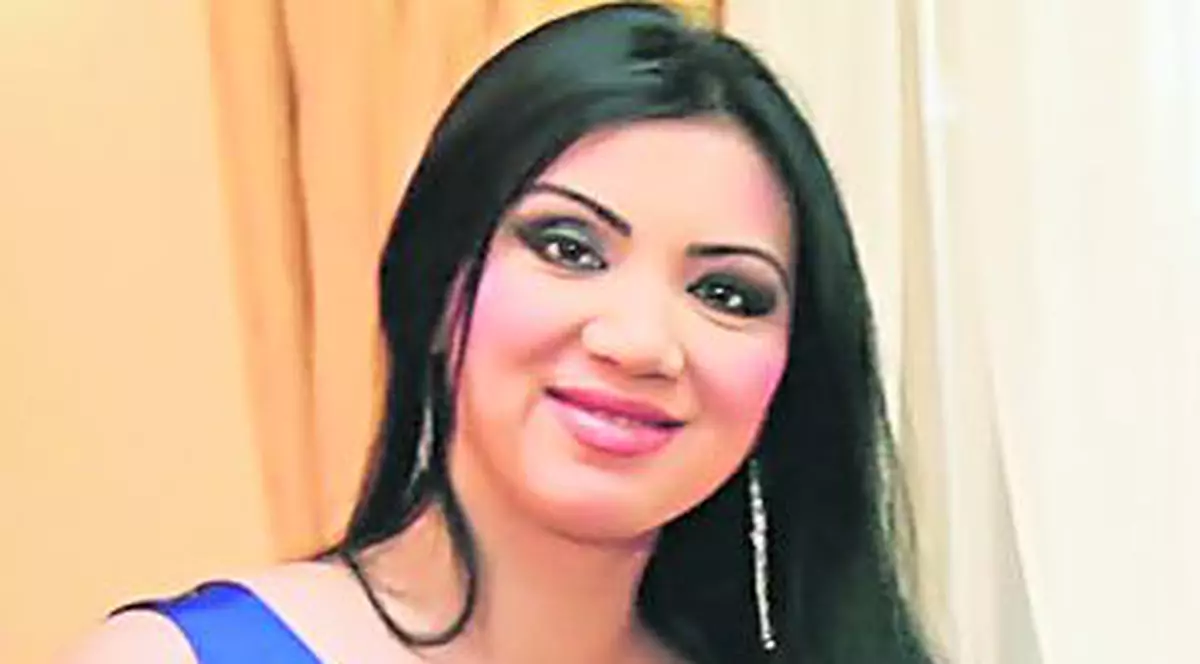 Edi doarme în pat cu Adriana Bahmuţeanu şi cu Silviu Prigoană