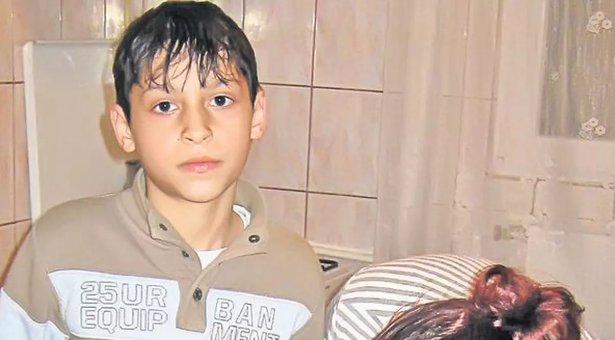 Mama unui copil sănătos, care a fost operat din greşeală:  «L-au tăiat degeaba, să fie pedepsiţi!»