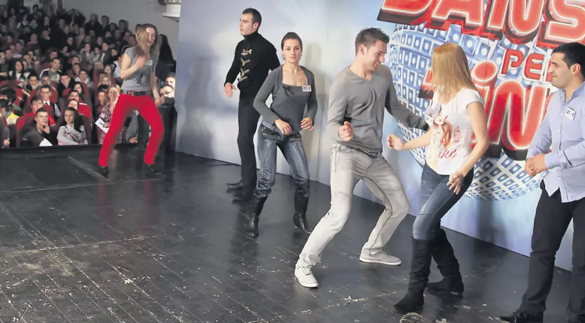 Angajaţii Primăriei Techirghiol i-au dat gata pe juraţi la selecţia concursului 'Dansez pentru Tine'