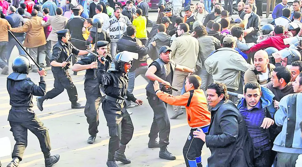 Membrii Facebook fac revoluţie în Egipt