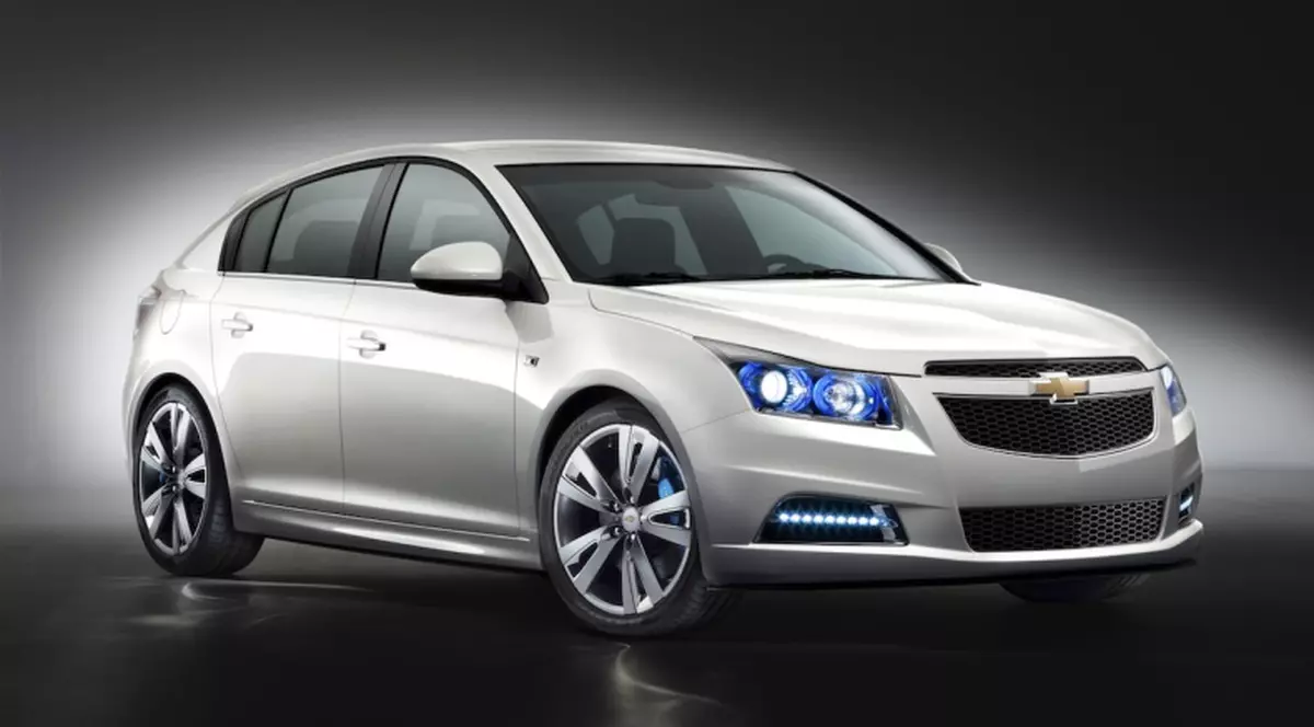 Chevrolet Cruze hatchback, lansat în premieră mondială la Salonul Auto de la Geneva 
