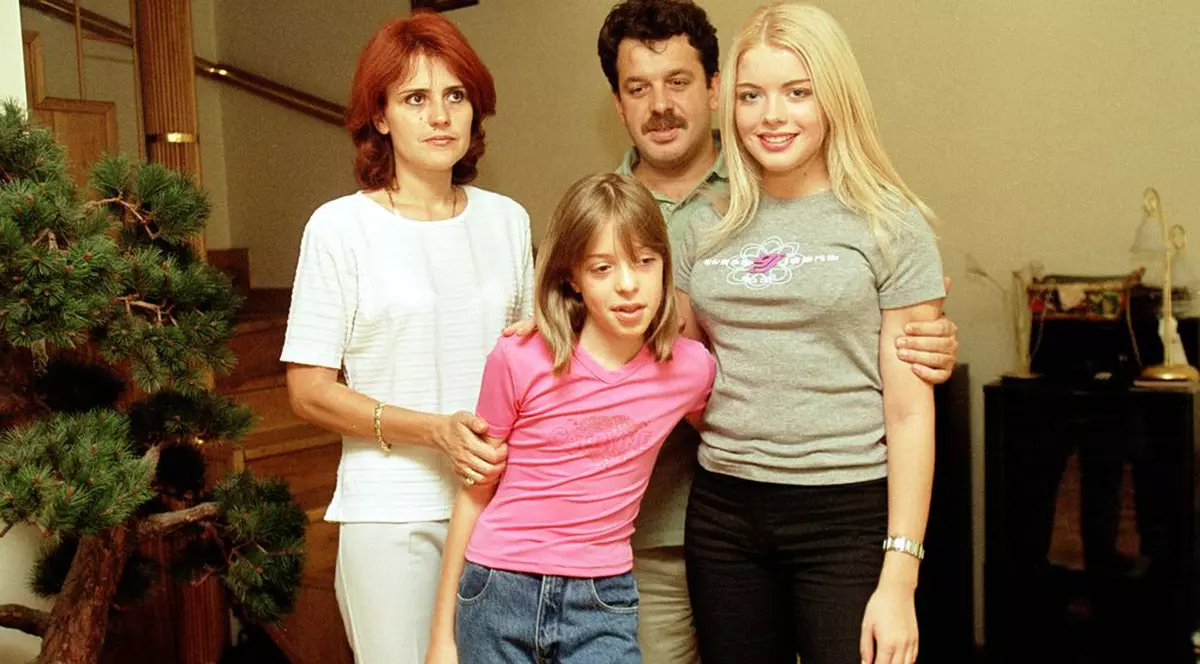 Părinţii Alexandrei Dinu divorţează