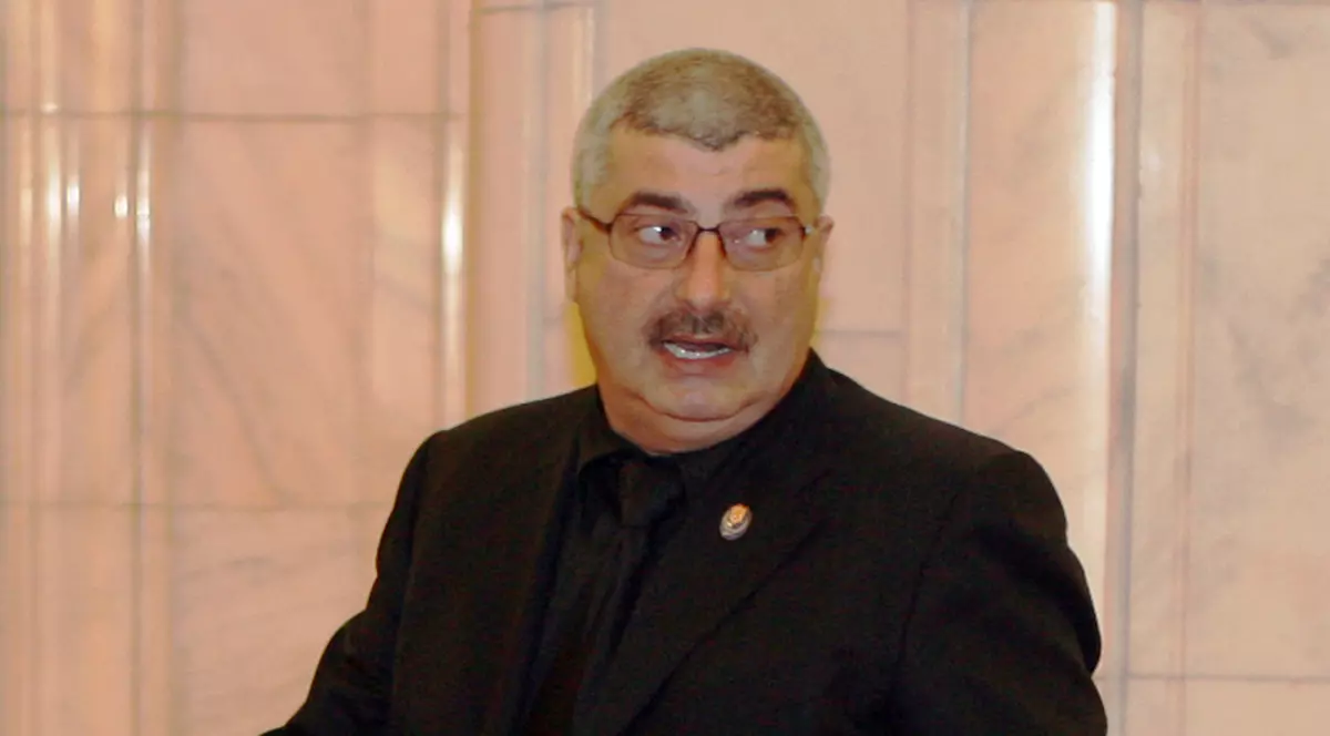 Prigoană spune că a cerut concediu de paternitate pentru a testa presa