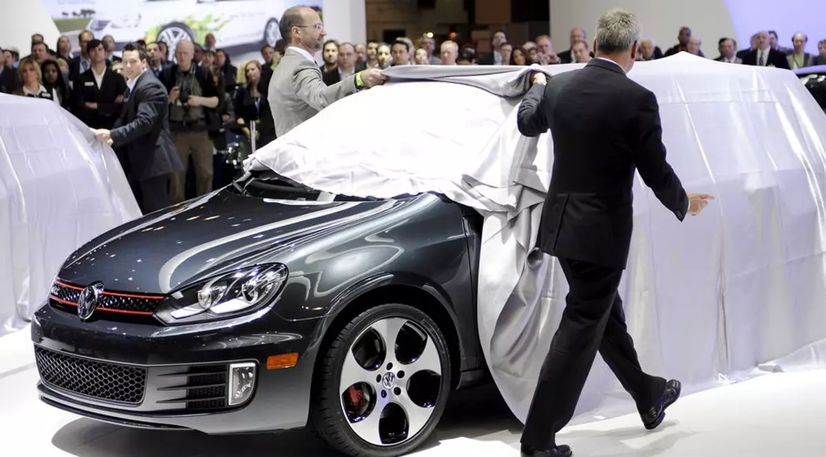 Volkswagen Golf VIII va avea o versiune care va consuma 2.35 litri la sută