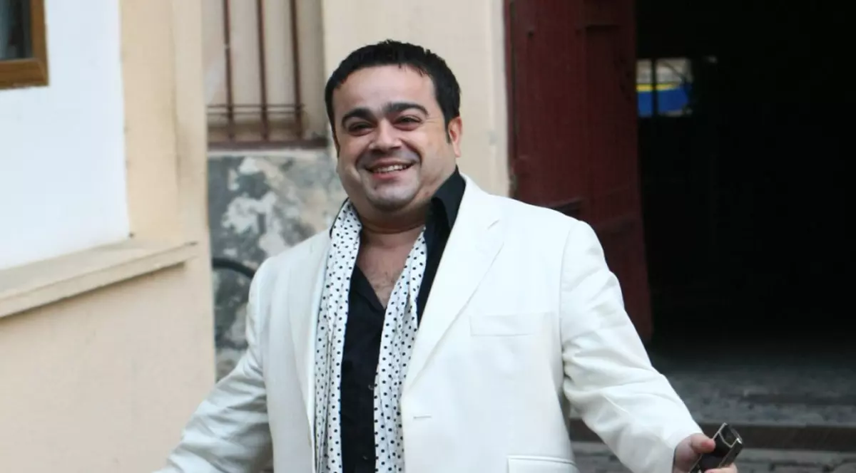 Adi Minune, despre şampania “furată” : “Nu ştiu de ce e aşa mare scandal că oricum lăsasem o mare sumă de bani acolo” 