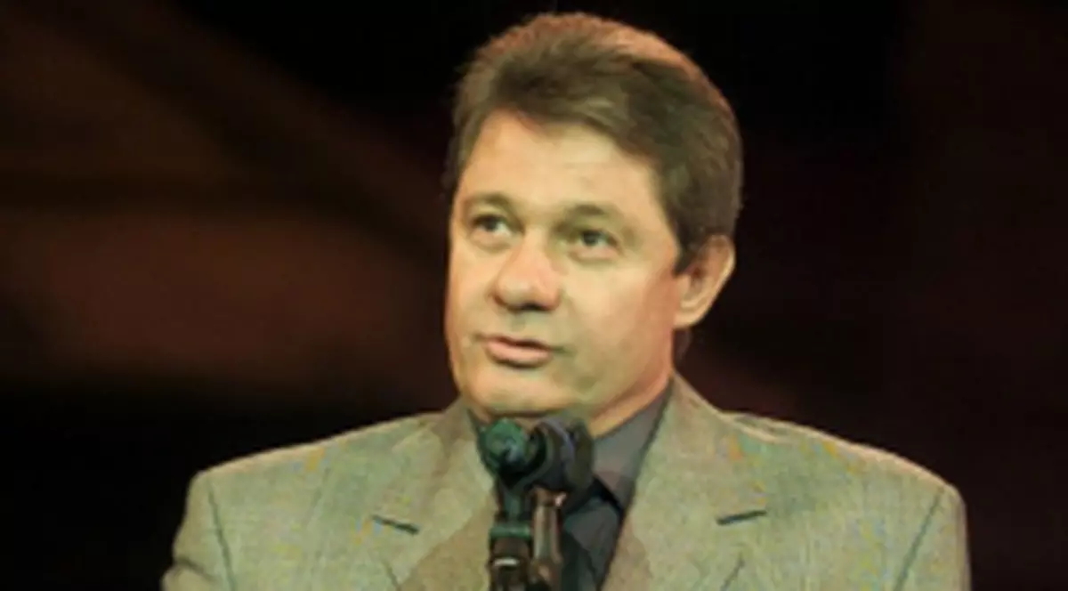 Emil Hossu, operat de "ortopedul sportivilor"