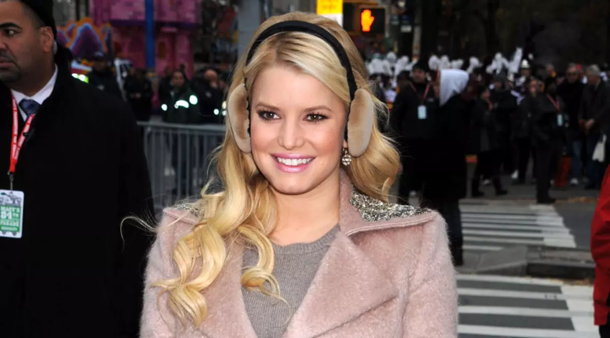 Jessica Simpson riscă să nu mai devină soţie dacă nu slăbeşte