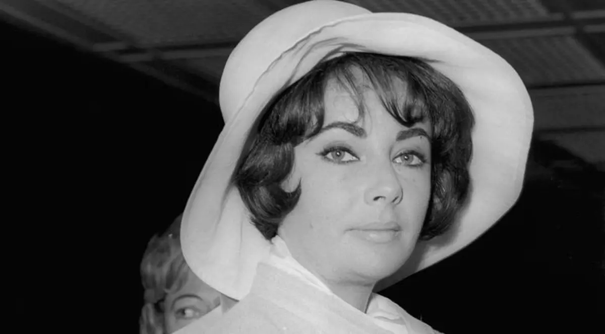 Noua modă la Hollywood: bărbieritul