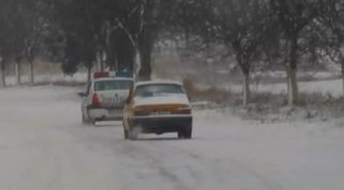 Probleme în trafic din cauza ninsorilor