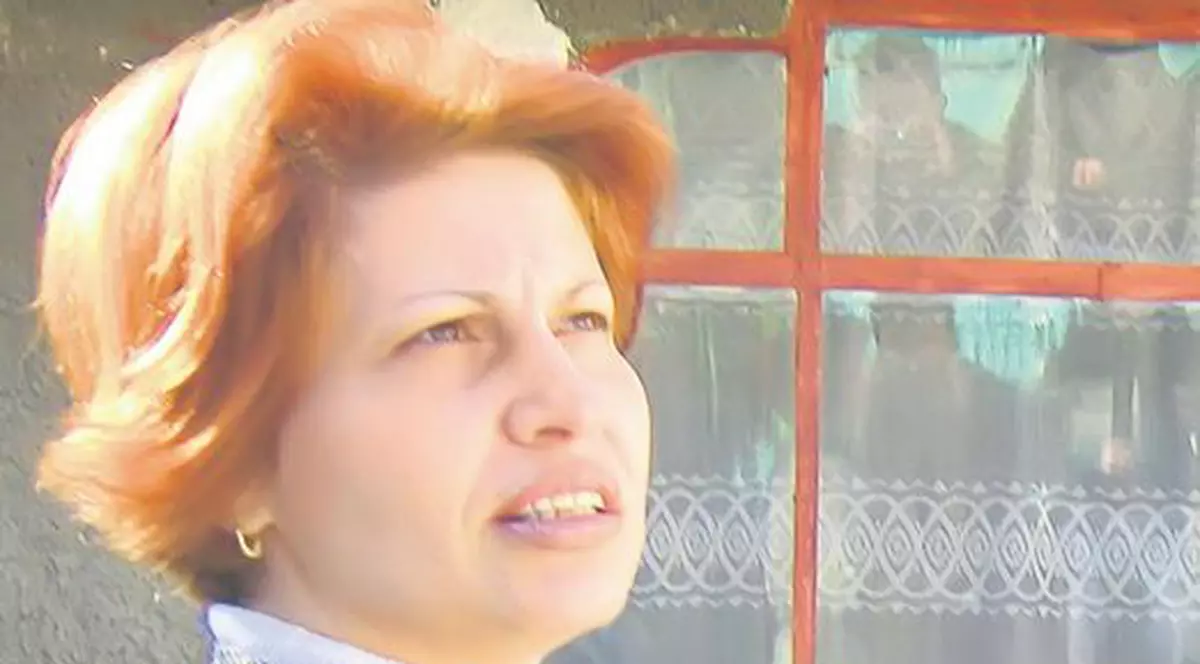 Exclusiv | Camelia Voicu îşi acuză soţul, lider al Asociaţiei Phoenix, de ilegalităţi cu acte publice: "Mi-a oferit în locul pensiei un certificat de revoluţionar"