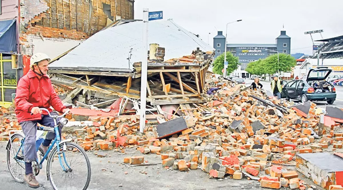 Români găsiţi teferi în Noua Zeelandă
