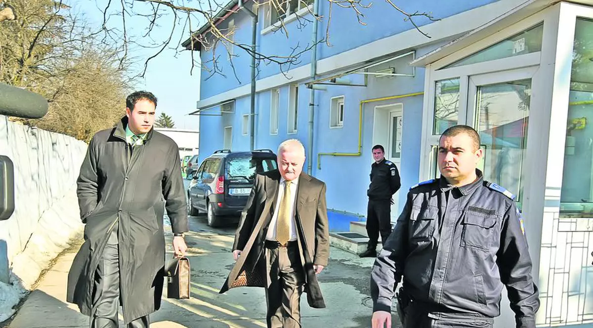 O vrea pe Moni după gratii