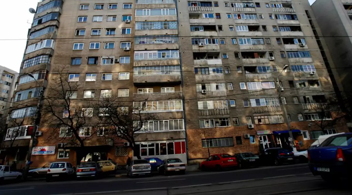 Reclamă mincinoasă: ”Vând apartament cu risc seismic 0”
