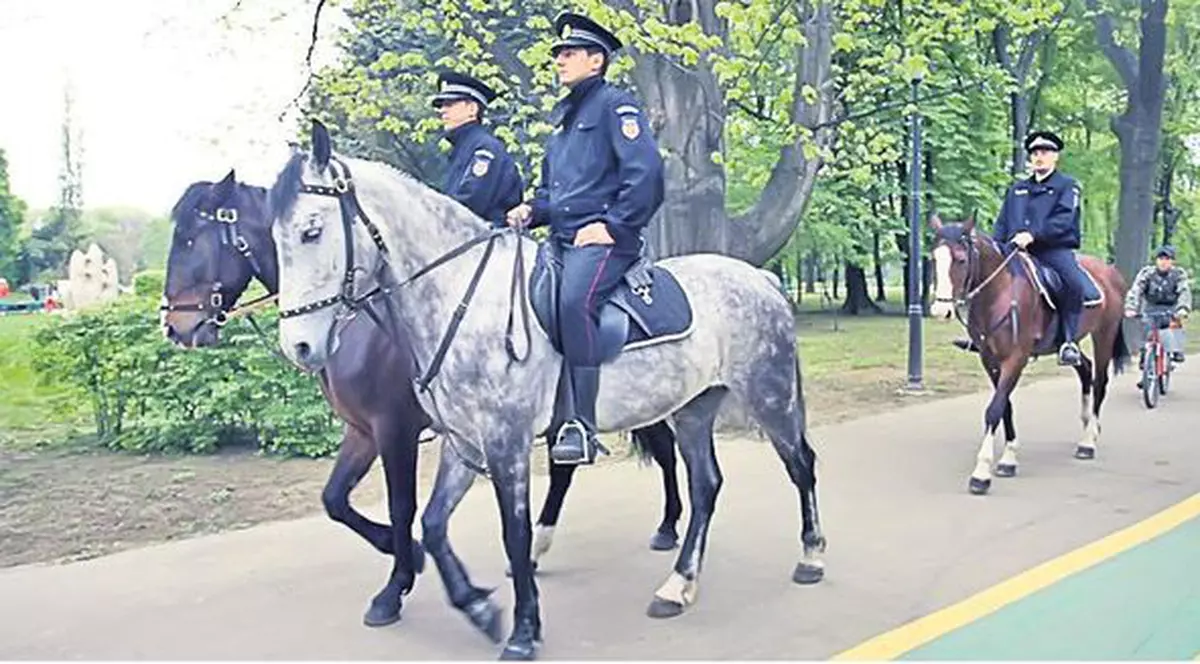 În câteva săptămâni, veţi vedea prin oraş, pe cai, poliţişti locali: Păzea, trec patrulele călare!