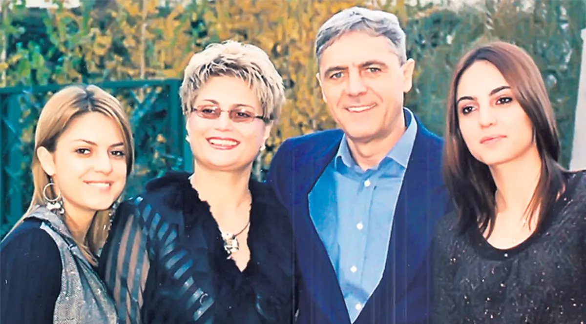 Familia lui Cârțu face prăjituri