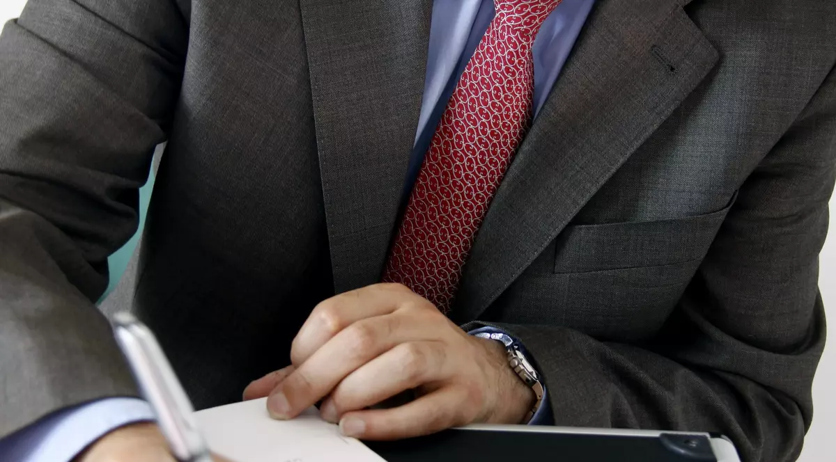 Un escroc a păcălit 200 de oameni că îi duce la muncă în Occident