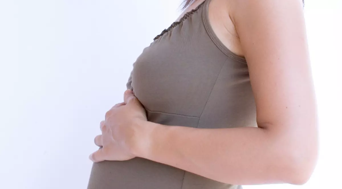 O fetiță de 12 ani a născut în timpul unei excursii deși nu știa că e gravidă