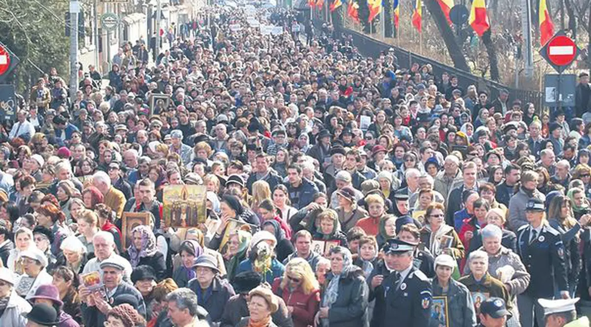 5.000 de credincioși, bucluc la sfințirea icoanelor