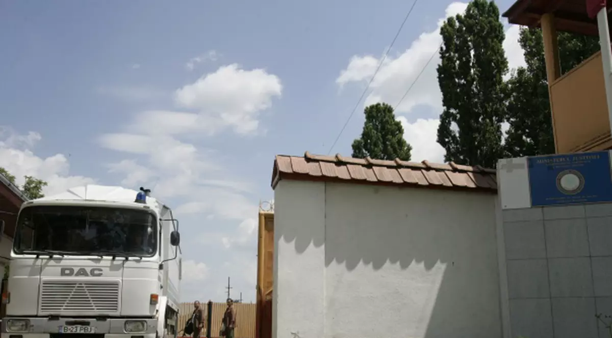 Pușcăria Jilava angajează asistenți medicali