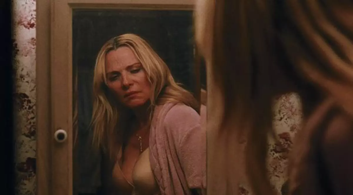 Foto | Kim Cattrall arată dezgustător în filmul "Meet Monica Velour"