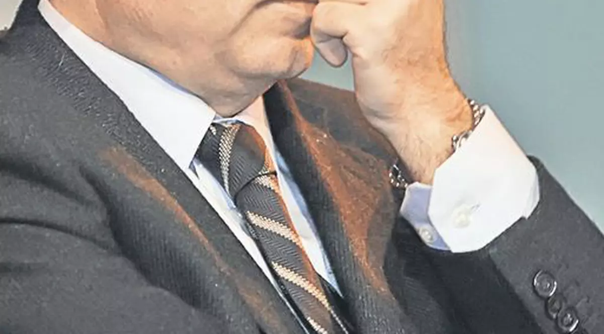 Severin, tu nu-ţi depui demisia?