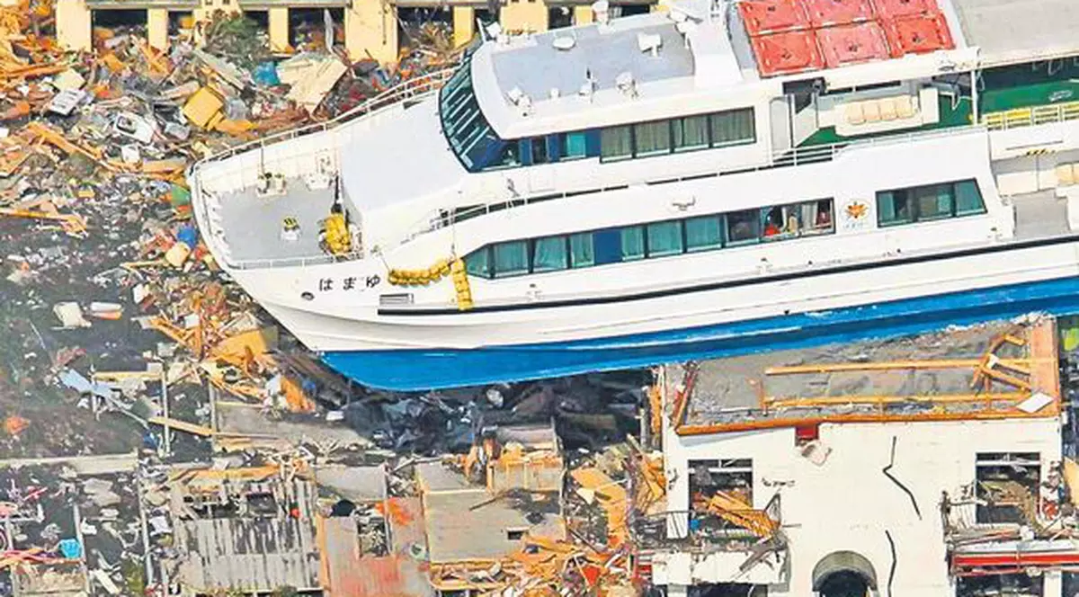 Asta a rămas după tsunami... Mii de morţi sunt descoperiţi zilnic pe coasta de nord-est a Japoniei