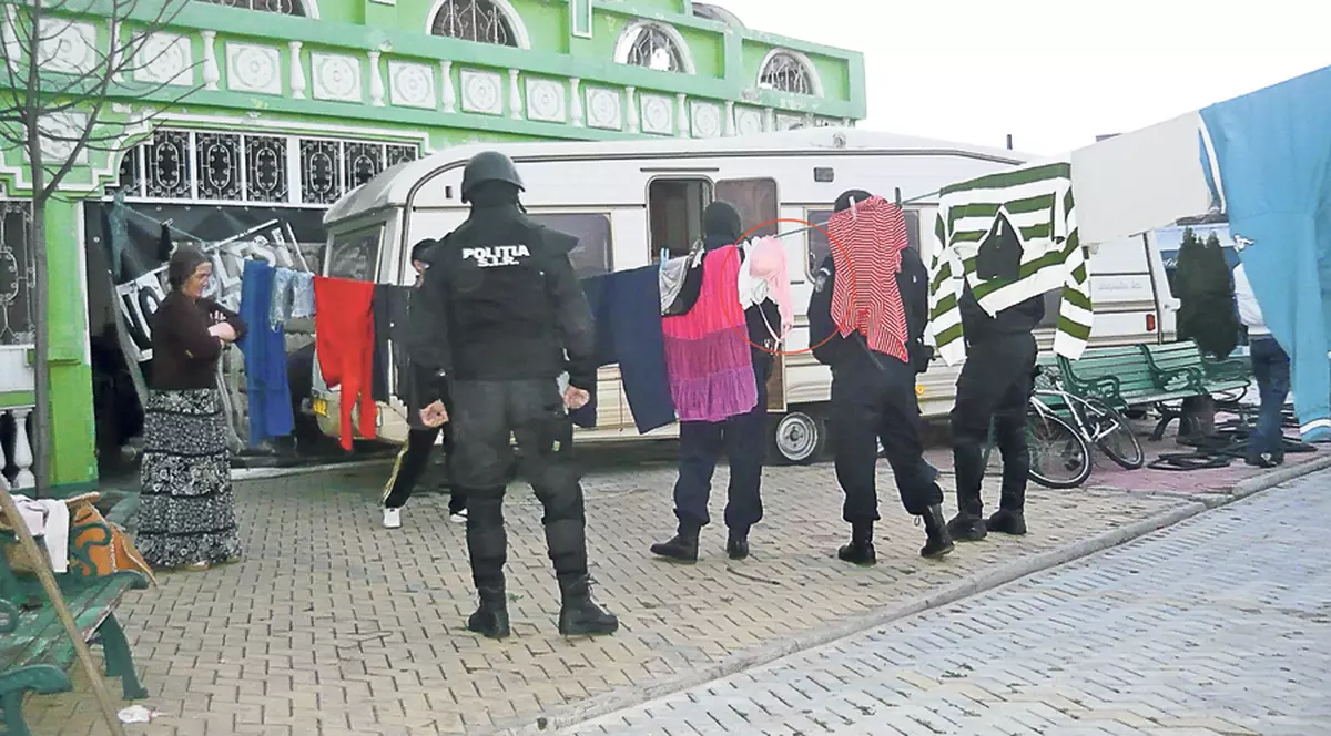 Procurorii DIICOT au reţinut, ieri, mai mulţi contrabandişti de arme