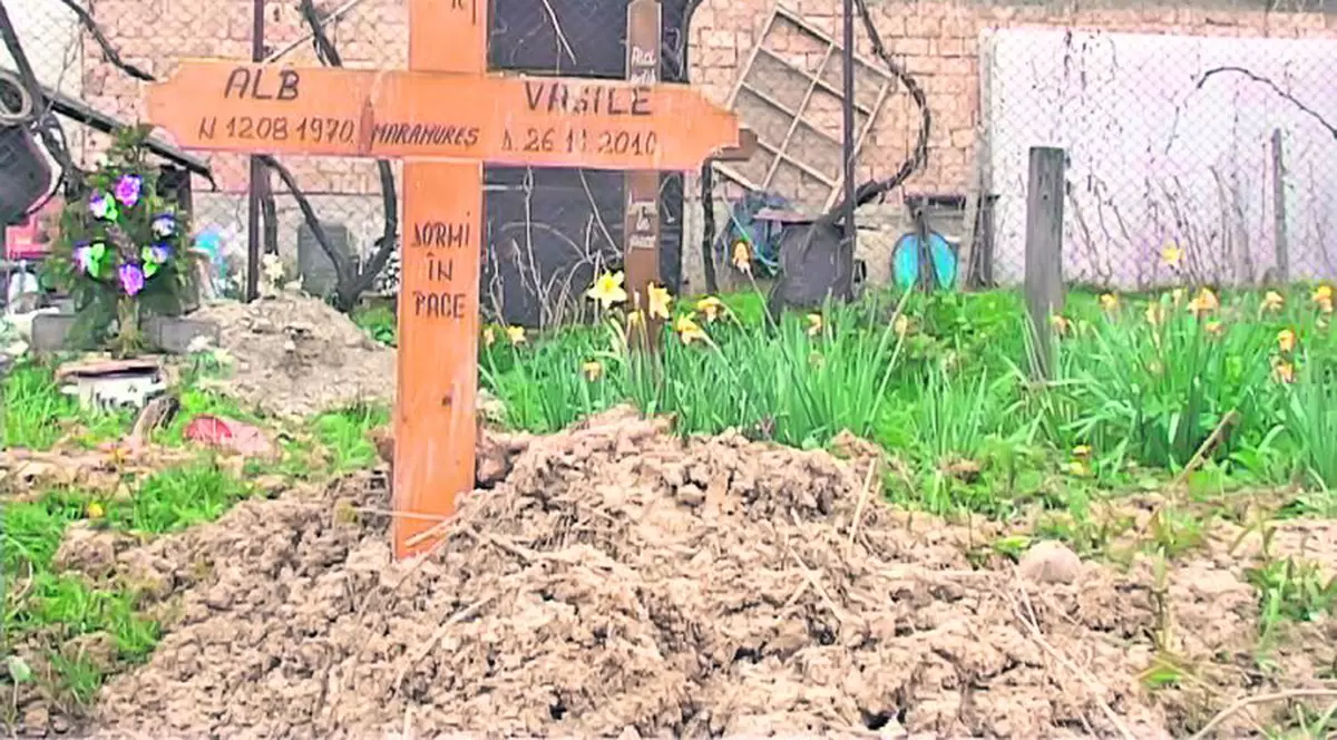 Se întâmplă în România! Un bărbat din Maramureş era mort şi îngropat cu acte, dar el trăieşte!