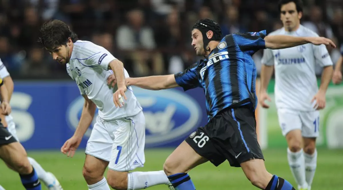 Chivu, acuzat de indecență!