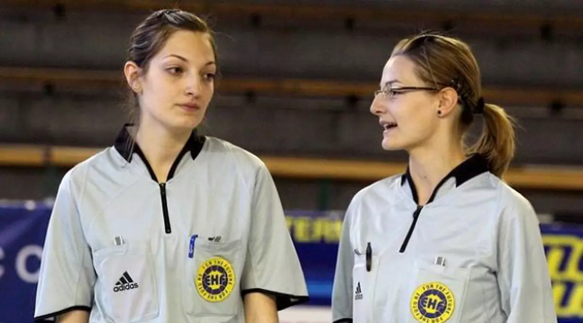 Două cupluri de arbitri români vor arbitra la Campionatele Europene