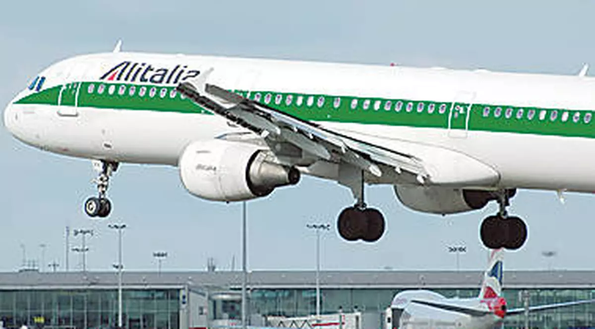 Un bărbat a încercat să deturneze un avion Alitalia spre Libia
