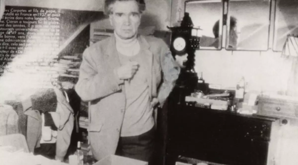 Manuscrisele filozofului și scriitorului Emil Cioran, scoase la licitație la Paris