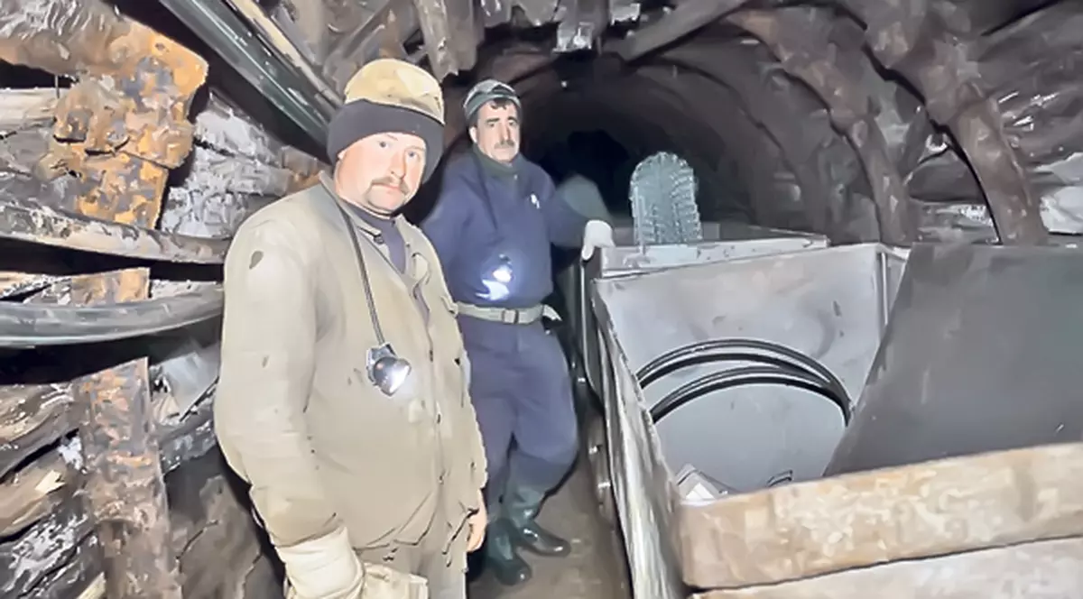 Ce bine e la stat! În minerit şi electricitate se dau lefuri enorme!