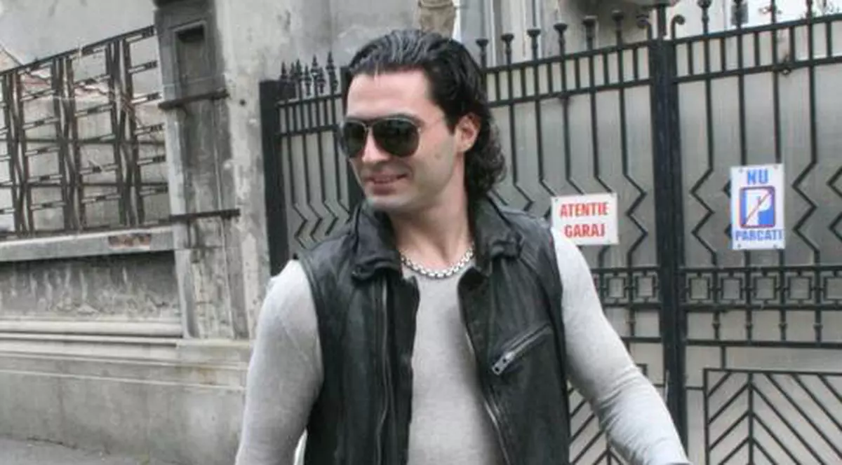 Pepe infirmă zvonurile: ”Nu m-am împăcat cu Oana!” Află cu cine era solistul în aeroport