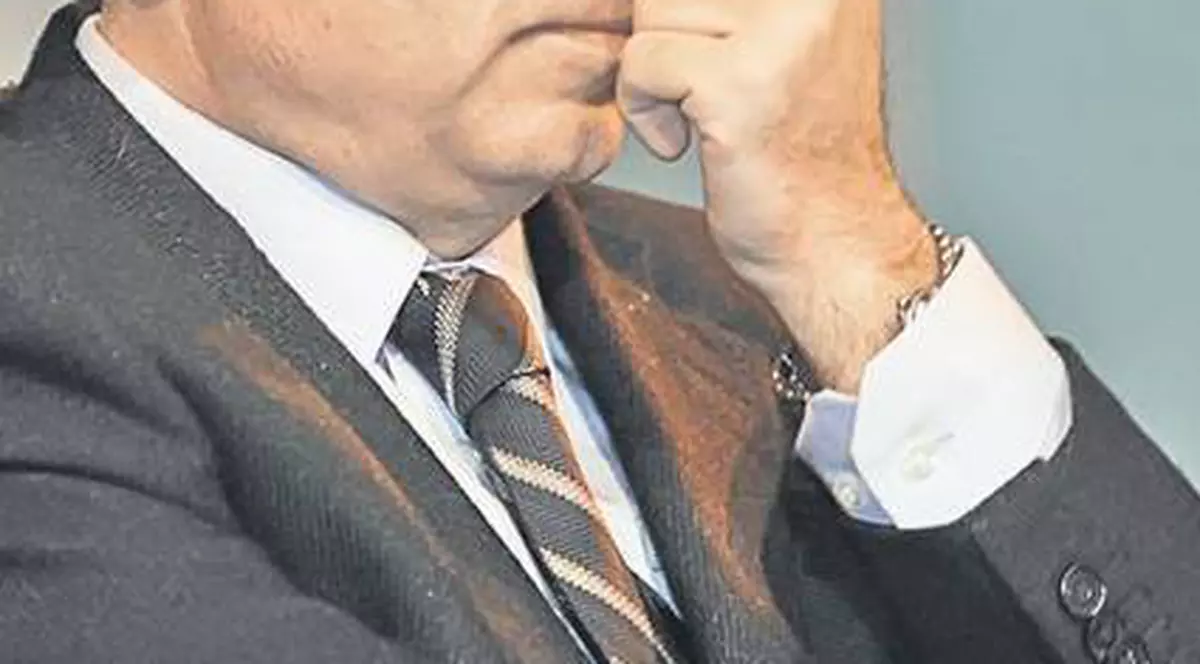 DNA cere ridicarea imunităţii parlamentare a lui Adrian Severin