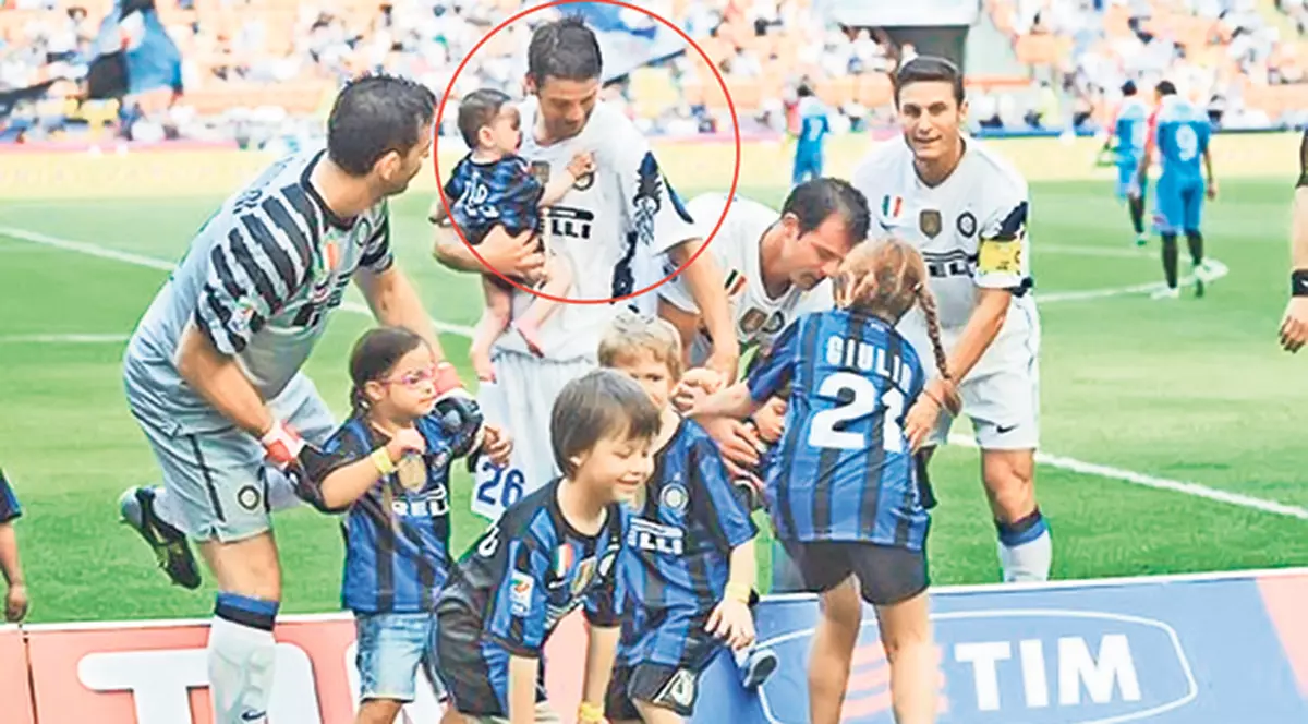 Chivu, cu fetiţa pe teren!