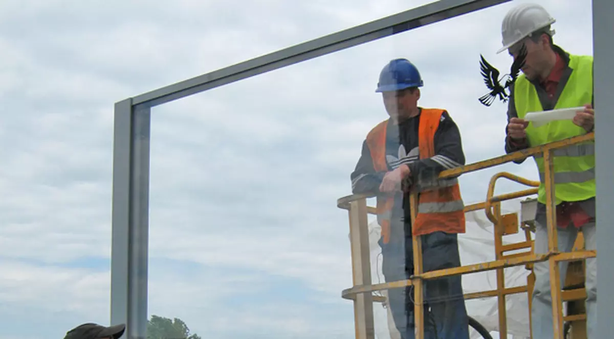 Lipesc "păsări" pe panourile antizgomot