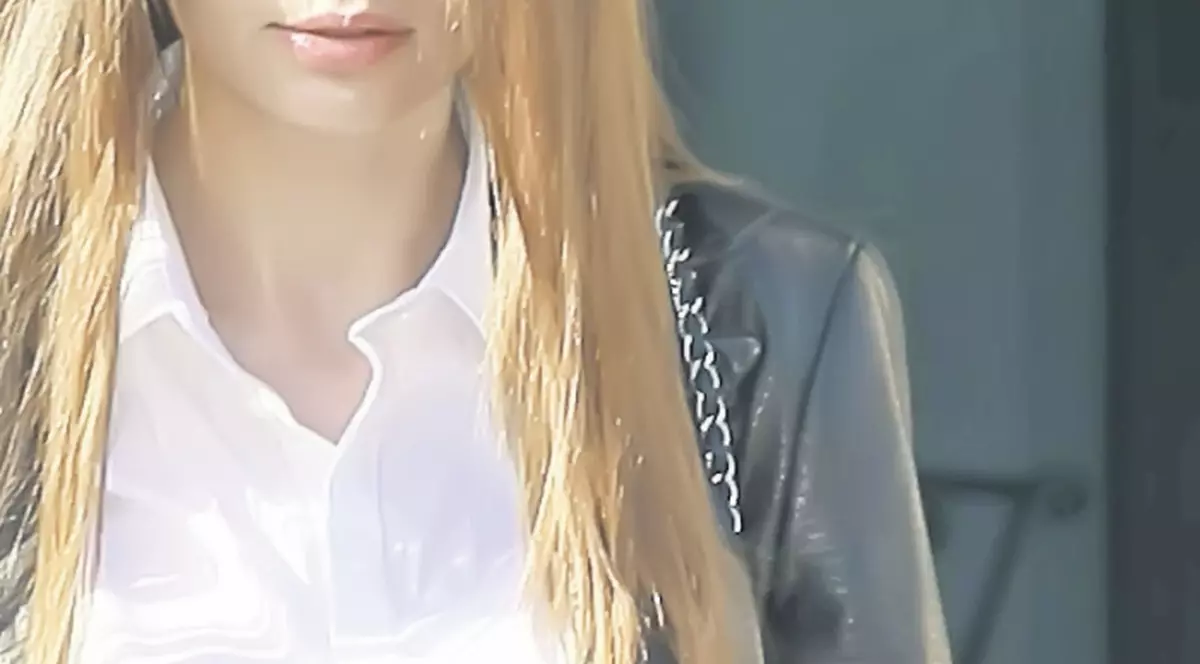 Dacă cererea fostei doamne de la Izvorani de schimbare a judecătoarei nu va fi admisă, Moni şi Iri se vor «bate» în alt oraş