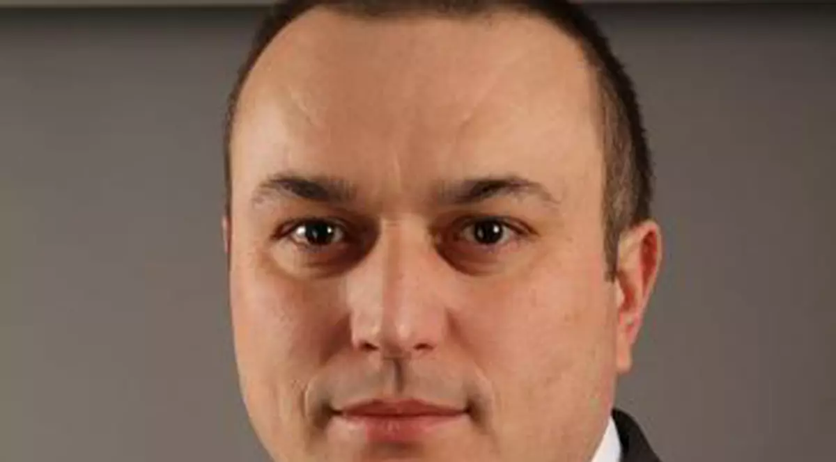 Alegători puşi să jure pe Biblie că vor vota un candidat