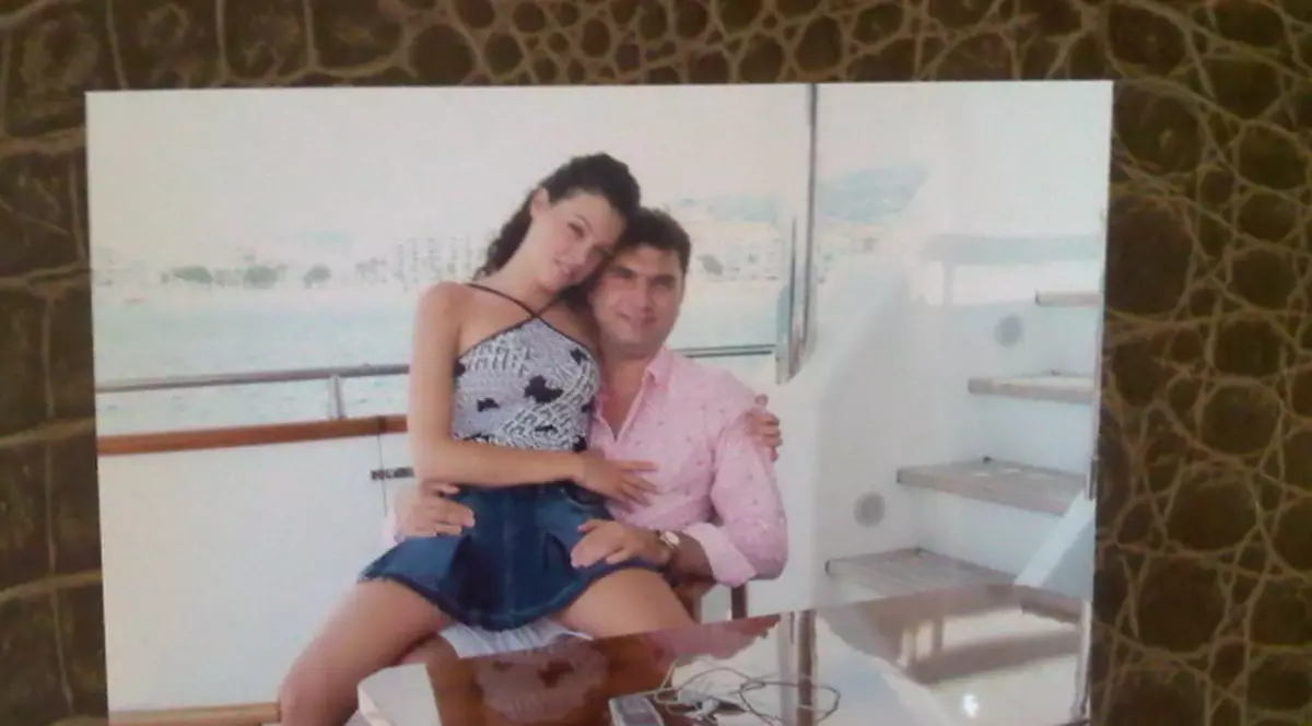 Cristi Borcea şi Alina Vidican, iubita lui, revin astăzi în ţară