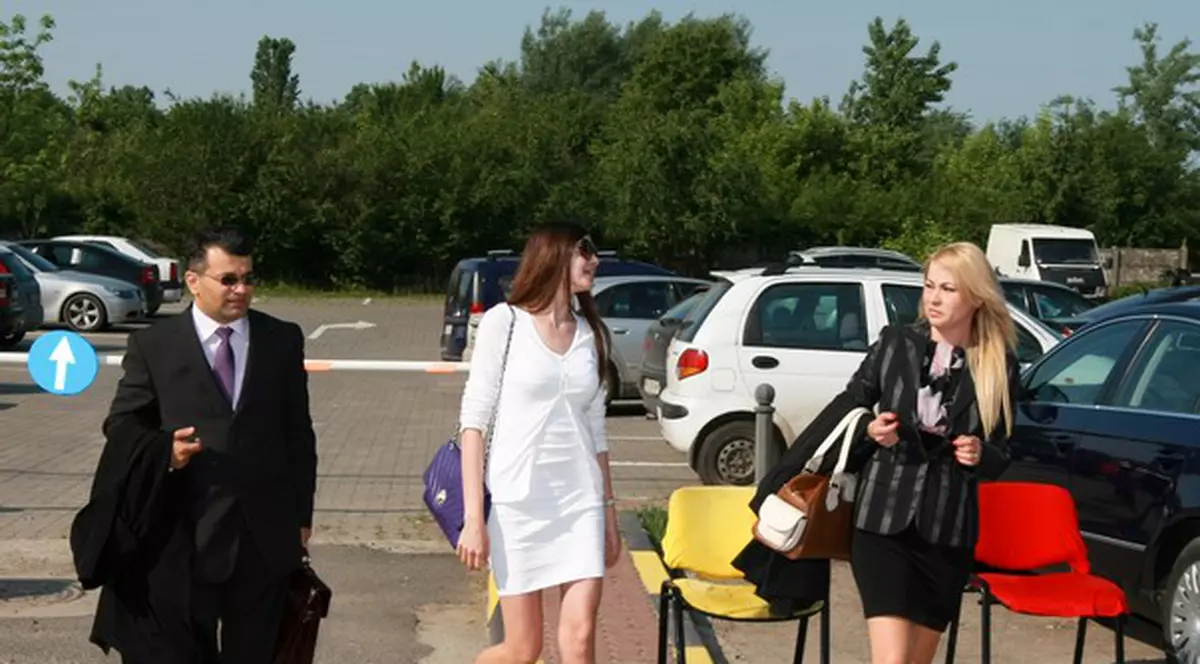 UPDATE | Moni şi Iri, sfătuiţi de judecători să ajungă la un consens