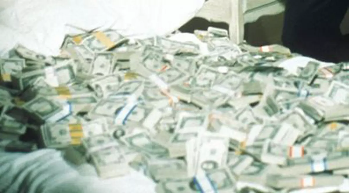 Dolarul s-a apreciat după anunţarea morţii lui Osama bin Laden