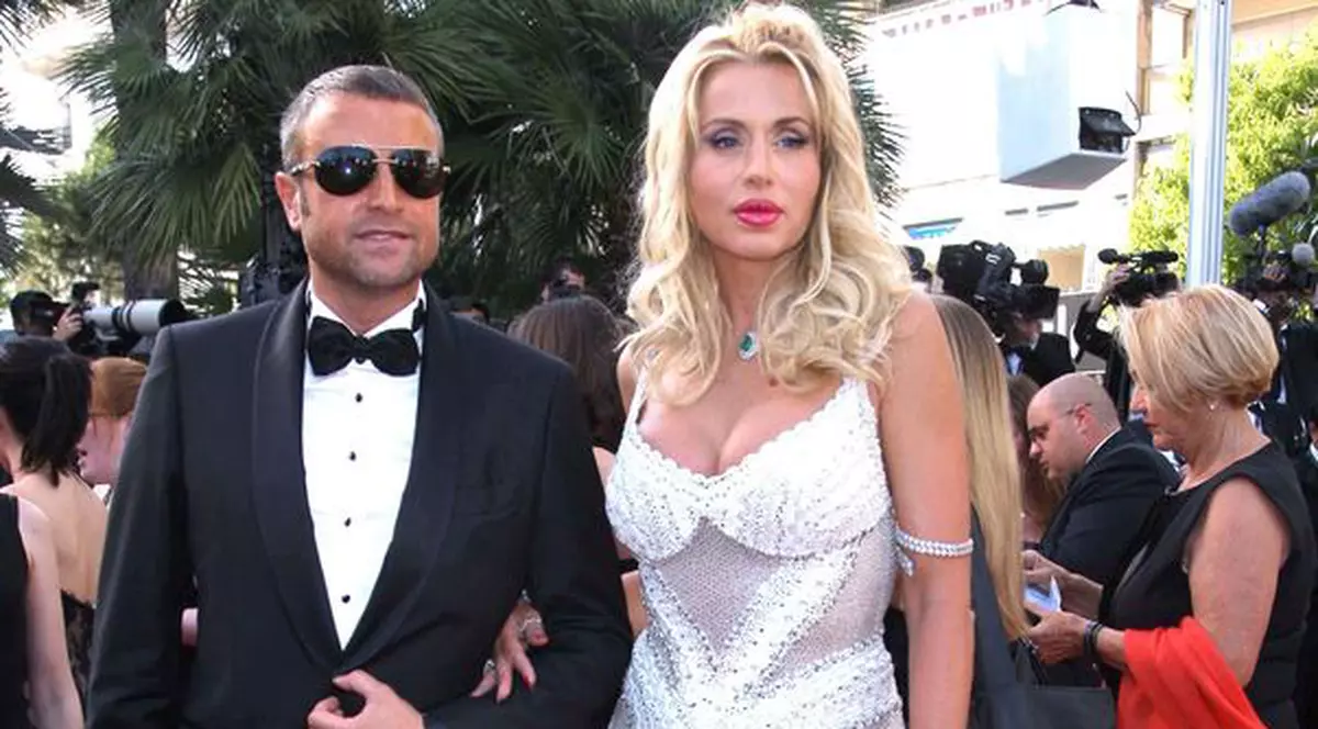 Bote a petrecut cu Mel Gibson şi Jodie Foster