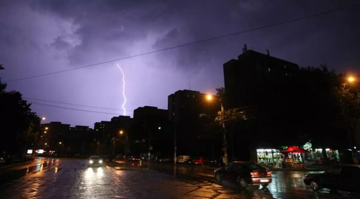 Furtunile au făcut ravagii în mai multe județe din țară