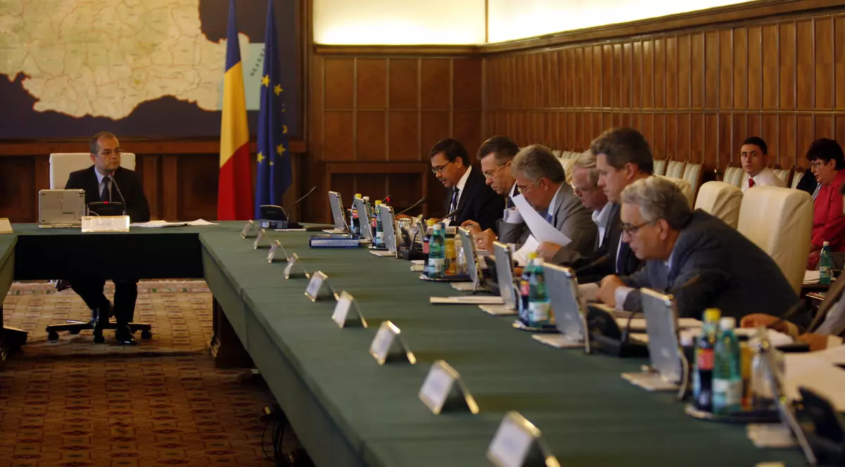 Guvernul înfiinţează Agenţia Antidrog şi Agentia împotriva Traficului de Persoane