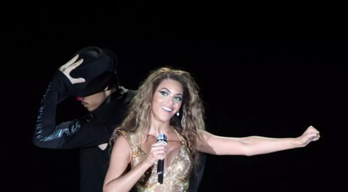 Beyonce şi-a şocat producătorii cu un munte de piese noi