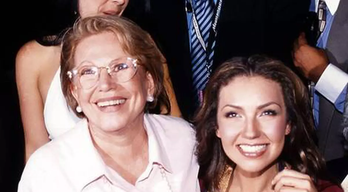 Thalia şi-a incinerat mama