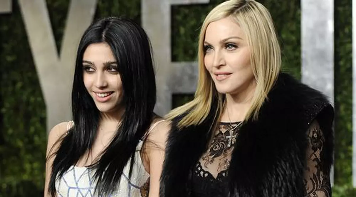 Madonna şi fiica ei cea mare au înregistrat împreună un single